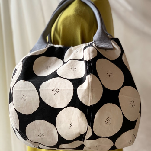 ❤　コロンとしたフォルムの可愛い刺し子トードバッグ　センソユニコ慈雨等 ❤ コロンとしたフォルムの可愛い刺し子トードバッグ