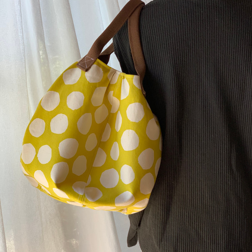 受注生産】コロンとした形が可愛い 北欧柄トートバッグ トート