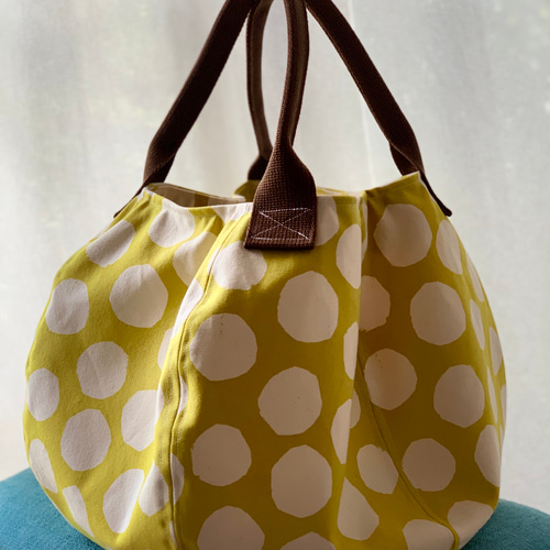 ☆  お洒落な大容量エコ　トートバック　北欧柄　ハンドメイド 受注生産】コロンとした形が可愛い 北欧柄トートバッグ トート