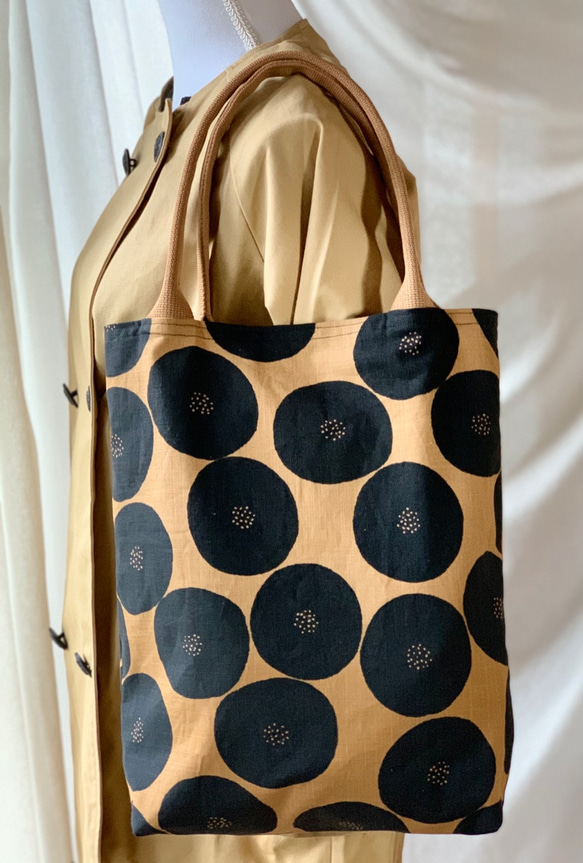 未使用 北欧 フラワー柄 がま口トートバッグ Sサイズ】黒＆緑 花柄 8号倉敷帆布使用 手提げバッグ 小さめ