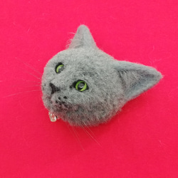 ロシアンブルーの猫ブローチ　羊毛フェルト　猫　リアル　ぬいぐるみ　愛猫　植毛　ロシアンブルー　ブローチ 3枚目の画像