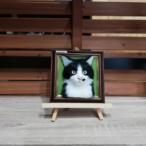 リアルな肖像猫を額縁へ…羊毛作家が生み出すオーダーメイド作品