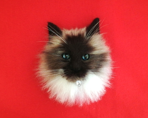 羊毛フェルト猫 バーマン猫ブローチ バーマンの猫ブローチ 羊毛フェルト 猫家 通販 7331724｜Creema(クリーマ)
