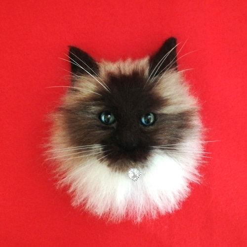 羊毛フェルト猫 バーマン猫ブローチ バーマンの猫ブローチ 羊毛フェルト 猫家 通販 7331724｜Creema(クリーマ)