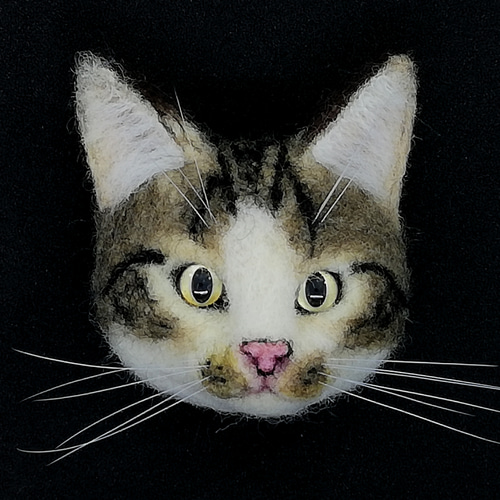 キジ白の猫ブローチ506 羊毛フェルト リアル 猫 ぬいぐるみ 愛猫 