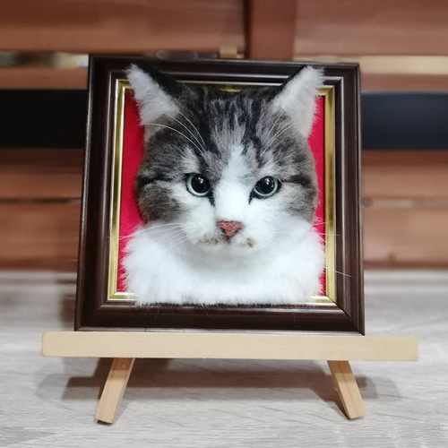 ブチ猫＊羊毛フェルト＊壁飾り キジ白のフレーム猫 羊毛フェルト 猫