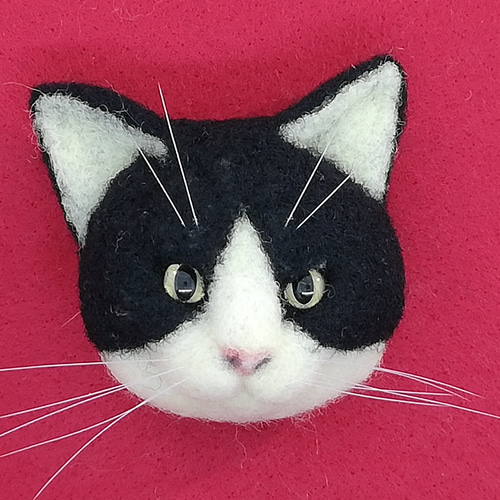 羊毛フェルト 猫 白黒猫 もふもふハチワレ猫ちゃん ハンドメイド