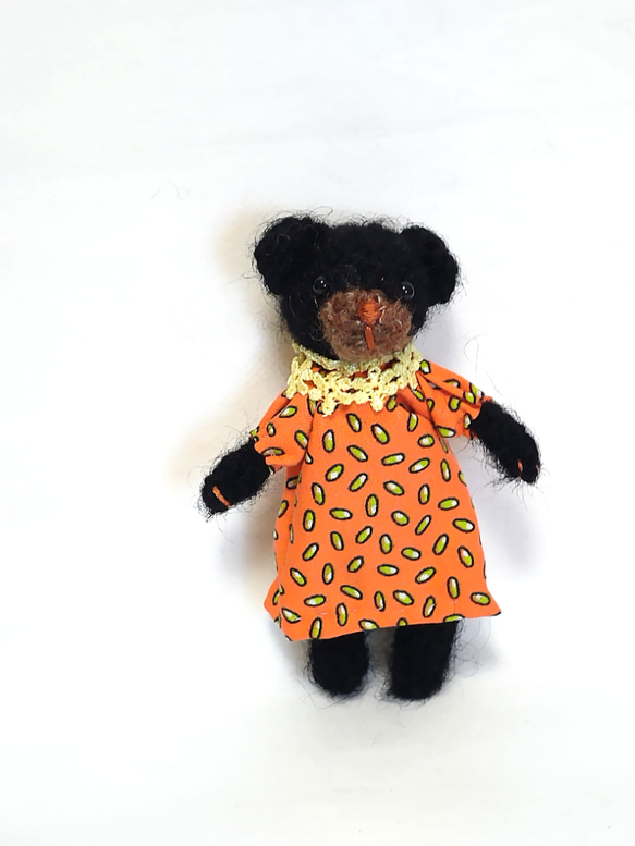 黒いクマさんの編みぐるみ 1枚目の画像