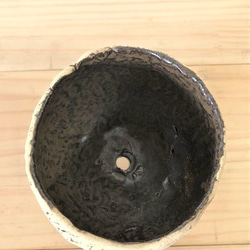 ーHIBIKI　Sサイズーオリジナルハンドメイド手びねり陶器植木鉢、三つ足皿付きヒビ模様 3枚目の画像
