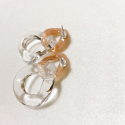 【SALE】アクリルチェーン《clear x green/pink》のピアス 4枚目の画像