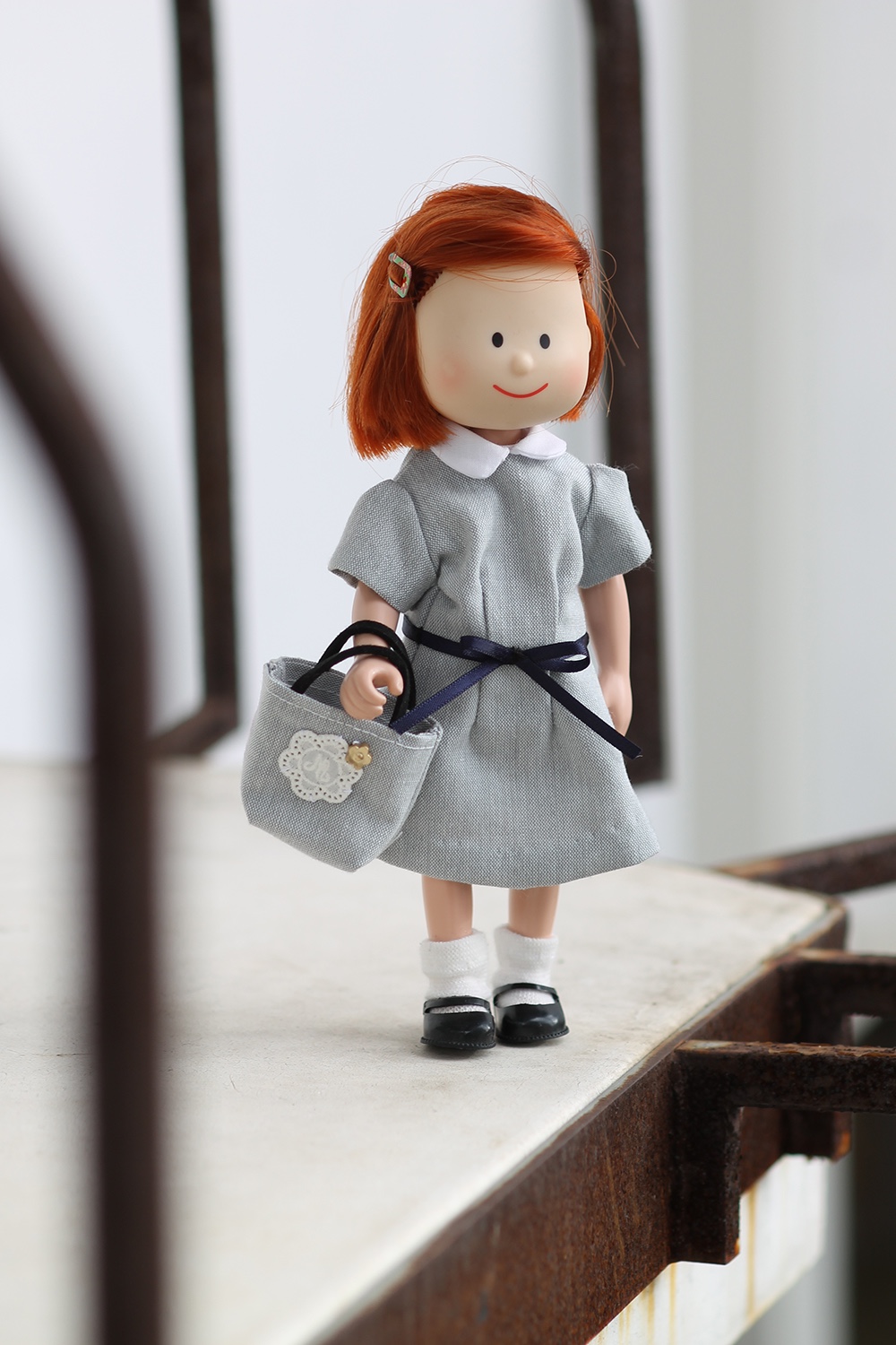 マドレーヌちゃんドール服☆ ライトグレイ/ワンピース＋バッグ その他