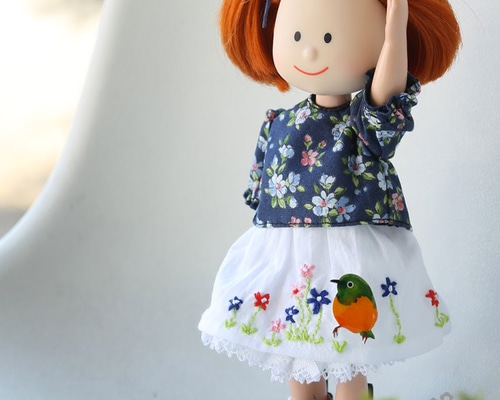 マドレーヌちゃん8インチドール服❤️ブルー小花/ブラウス＋刺繍