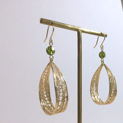 《カラー変更対応します♪》Swarovski ⁑ Olive lace drop ピアス/イヤリング 3枚目の画像