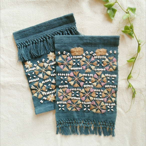 カレン族の手刺繍タペストリー / 1点もの / タイの草木染め & 手織り  /  藍グレー 2枚目の画像
