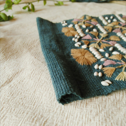 カレン族の手刺繍タペストリー / 1点もの / タイの草木染め & 手織り  /  藍グレー 5枚目の画像