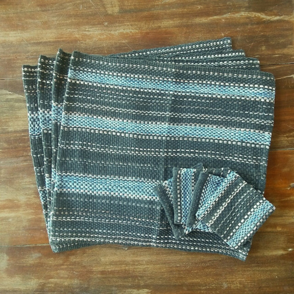 カレン族の手織りコースター 4枚セット/ ダークグレー/ インテリア飾り / タイの草木染め & 手織り  / 藍染め 4枚目の画像