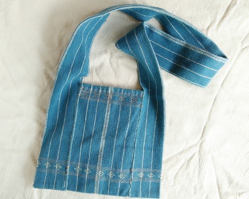 カレン族の手織り&藍染めバッグM/ 草木染め インディゴ/ 手縫い