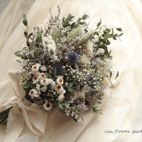 爽やか ベッチーズブルー かすみ草 るりたまあざみ スワッグ