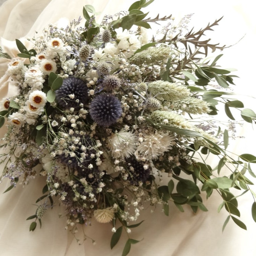 爽やか ベッチーズブルー かすみ草 るりたまあざみ スワッグ