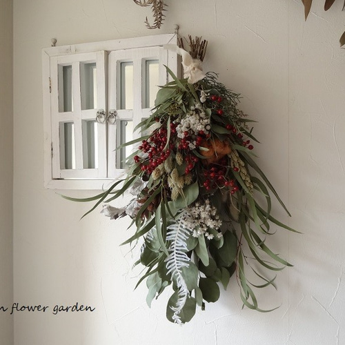 特大 55x35cm クリスマス スワッグ ユーカリ ノイバラの実