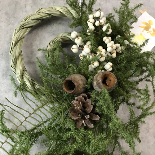 お正月飾り(ナンキンハゼ&ヒカゲノカズラ) / スワッグ　お正月飾り　しめ飾り お正月飾り(ナンキンハゼ&ヒカゲノカズラ) / スワッグお正月飾り