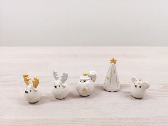 ホワイトクリスマス♡白いサンタと仲間たち　ねずみ　陶器 3枚目の画像