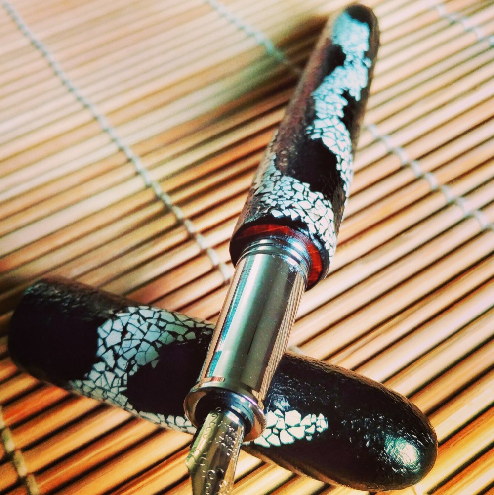 漆の木の万年筆