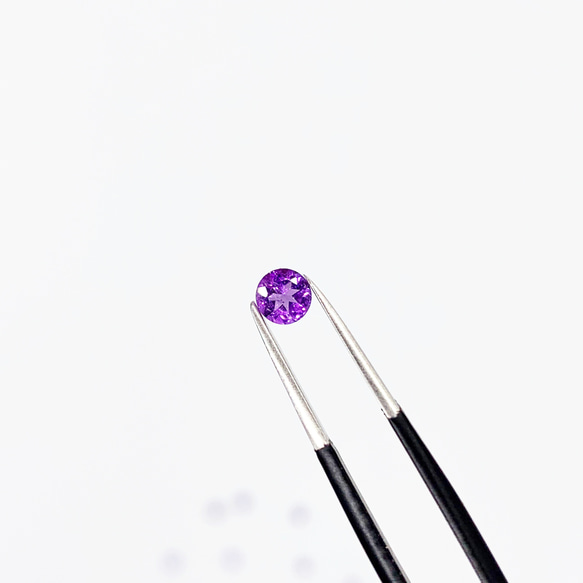 宝石質アメジストAAA☆ラウンドファセットカット4mm×4mm×2粒 2枚目の画像