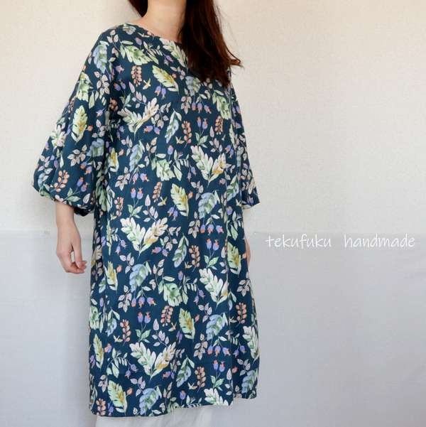 秋色バルーンスリーブ　ボタニカル柄八分袖ワンピ（グリーン）・M～L