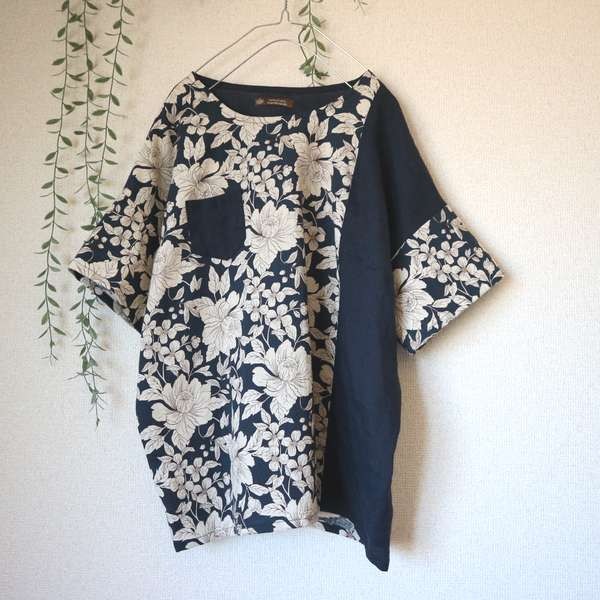 リネン混花柄ネイビー切替え半袖ブラウス・M～L