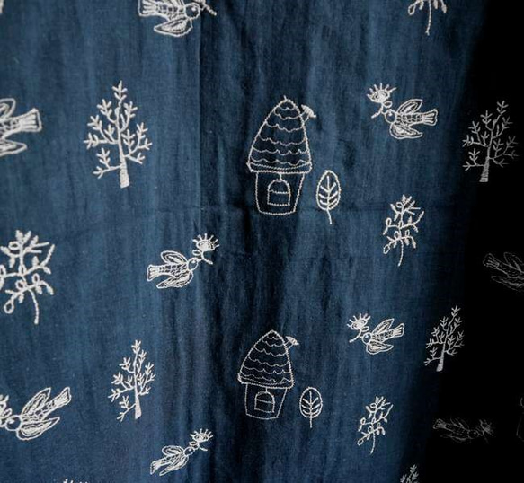 刺繍Wガーゼ鳥と木のネイビー半袖ワンピース・M～L 5枚目の画像