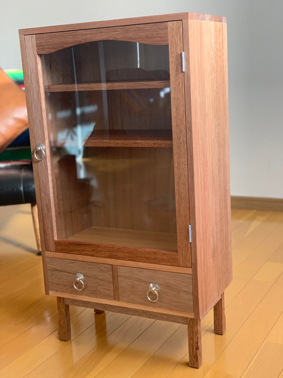 ガラスショーケース・食器棚・ガラスキャビネット 