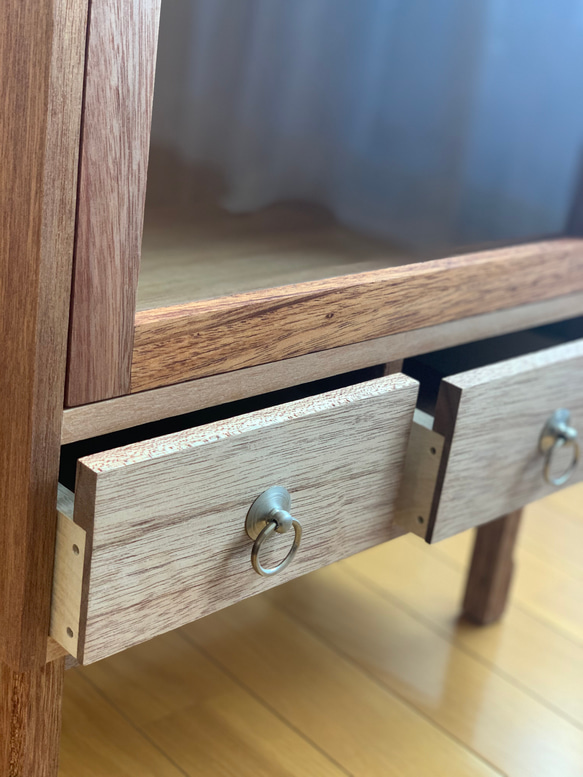 ガラスショーケース・食器棚・ガラスキャビネット 