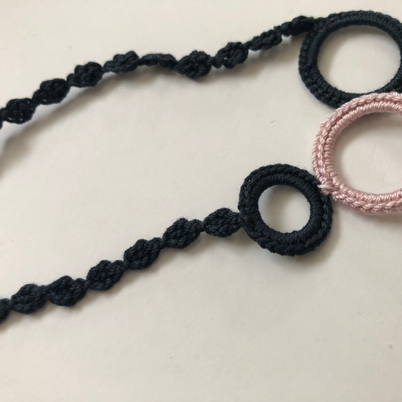 レース糸♡リングで繋ぐネックレス ピンク、紺 5枚目の画像
