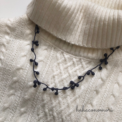 レース糸♡まる飾りのネックレス グレー ネックレス・ペンダント