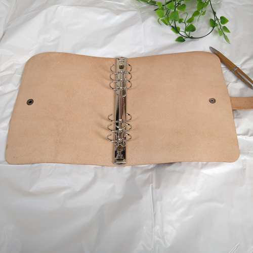 【一枚革と真鍮のシステム手帳　A5サイズ　フラップ式】　レザー　ヌメ革　本革 tsuzuriya_ik-762sn