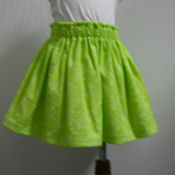 シンプル　若草色スカート 2枚目の画像