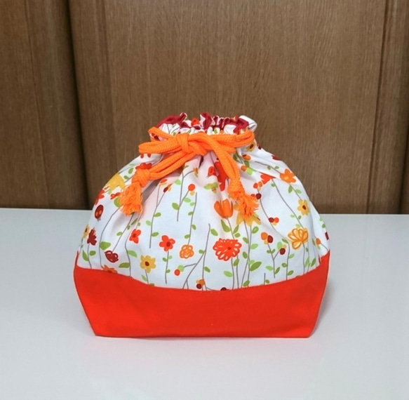 　花柄お弁当袋　（マチ付き・裏地付き）とコップ袋（マチ付き） 　オレンジ色2点セット 3枚目の画像