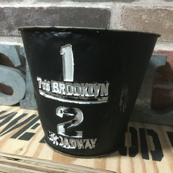 バスロールサイン風凸凹リメ缶(1/2brooklyn) 1枚目の画像