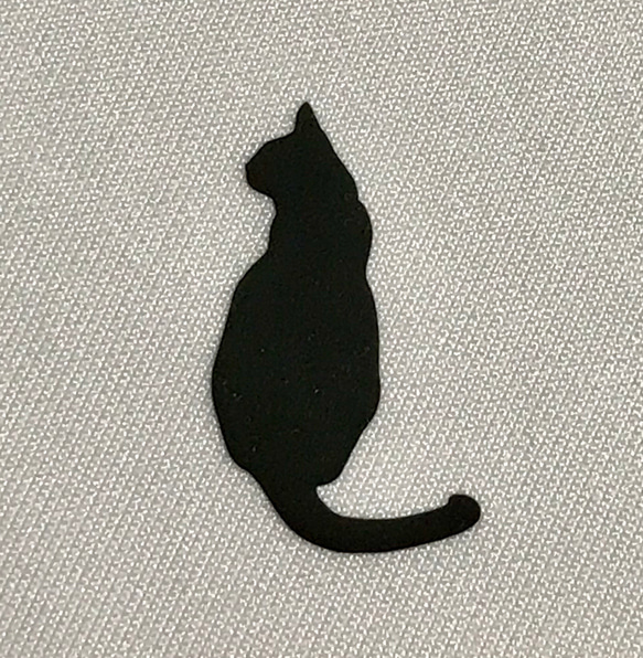 猫柄　立体マスク　you猫【ホワイト×黒猫】 3枚目の画像