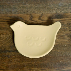 鳩の豆皿(黄) 2枚目の画像