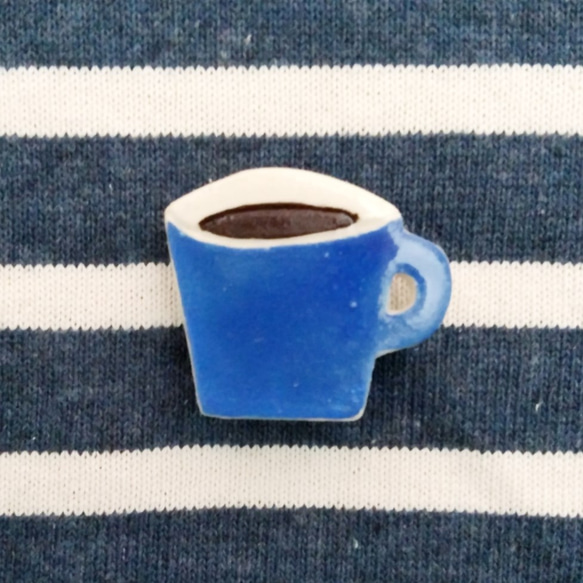 コーヒーカップブローチ(青) 1枚目の画像