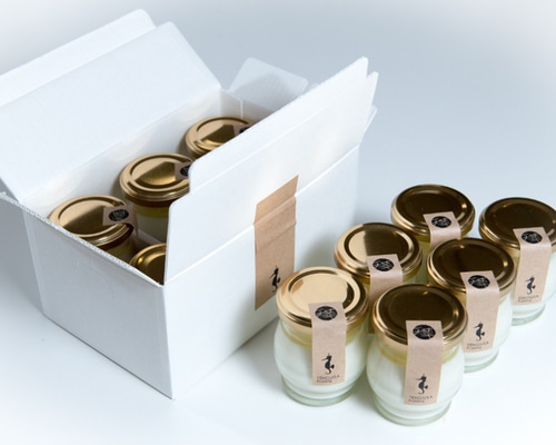 プリンス・エドワード島天然木♡手作り未使用ミニチュア家具＆陶器の食器3点セット Amazon | moin moin ドールハウス ミニチュア 手作りキット
