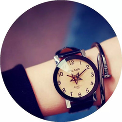 ❤️今期大注目！！プレゼント最適 ❤️ 男女兼用 シンプルな腕時計 1枚目の画像