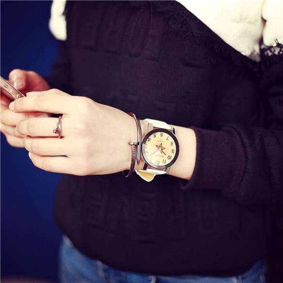 ❤️今期大注目！！プレゼント最適 ❤️ 男女兼用 シンプルな腕時計 4枚目の画像