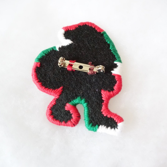サンタクロース かえる クリスマス 鳥獣戯画 刺繍ブローチ 手刺繍 ワッペンブローチ 個性的 和風 2枚目の画像