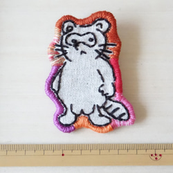 たぬき 鳥獣戯画 刺繍ブローチ 手刺繍 ワッペンブローチ 個性的 和風 6枚目の画像