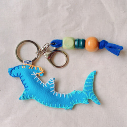 鎚頭鯊魚鎚頭鯊魚深海魚假皮革藍色鑰匙圈鑰匙扣刺繡 第5張的照片