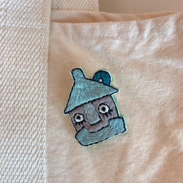 OZ オズの魔法使い ブリキの木こり 童話 おとぎ話 ブローチ 刺繍 手刺繍 フエルト キャラクター 1枚目の画像