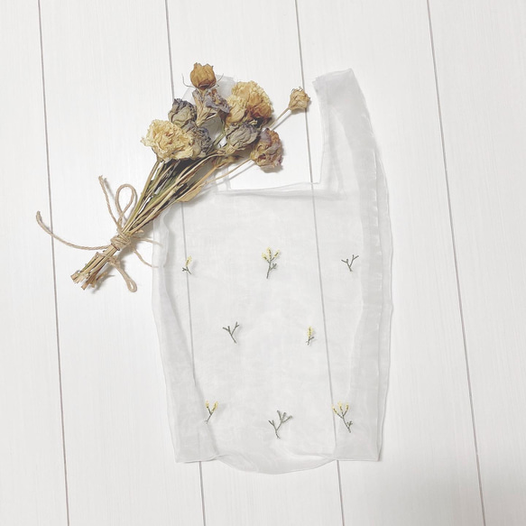 【コンビニエコバッグ】オーガンジーのミモザ刺繍エコバッグ 1枚目の画像